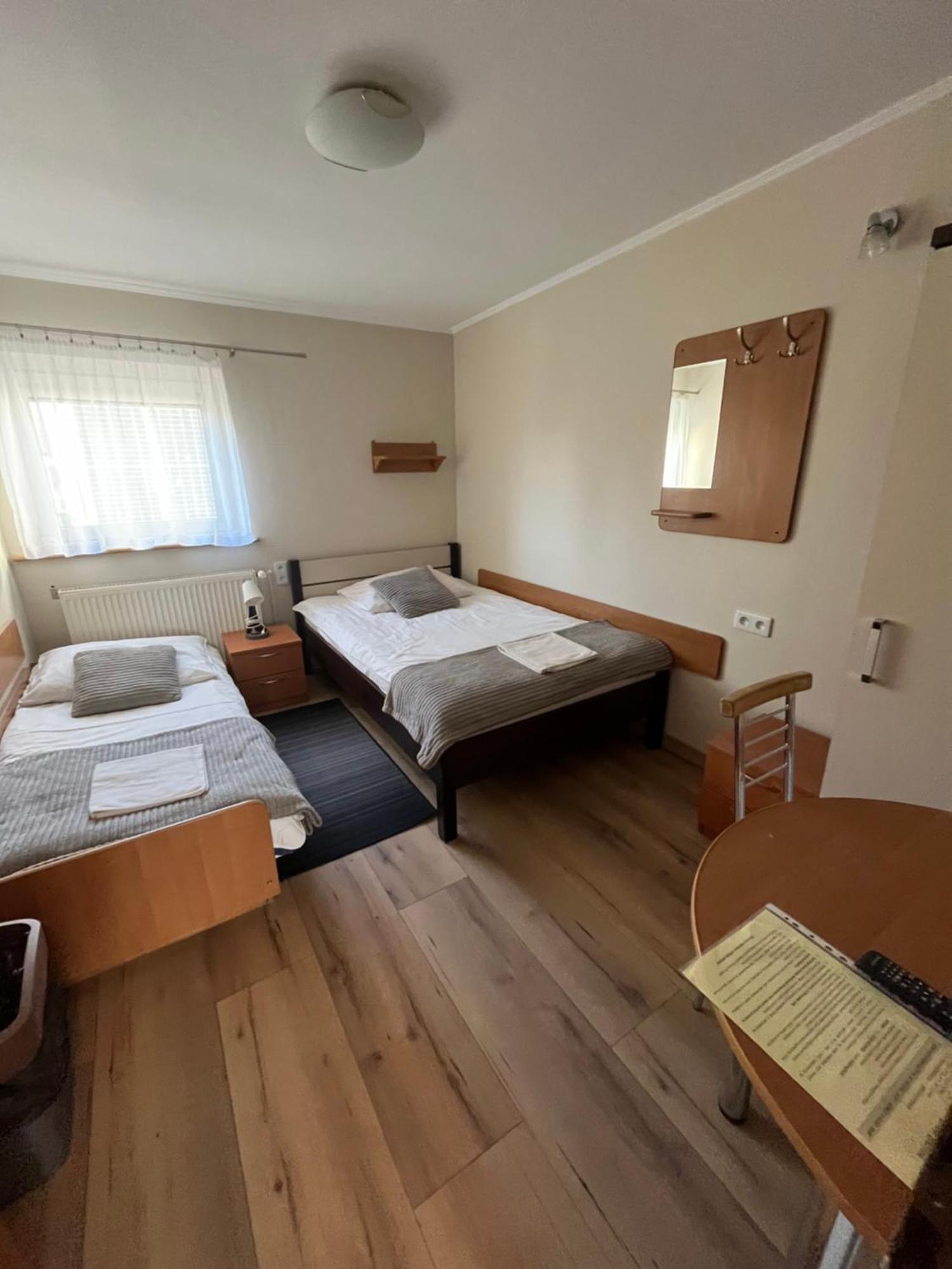 Dom Kolping Vandrarhem Kraków Exteriör bild